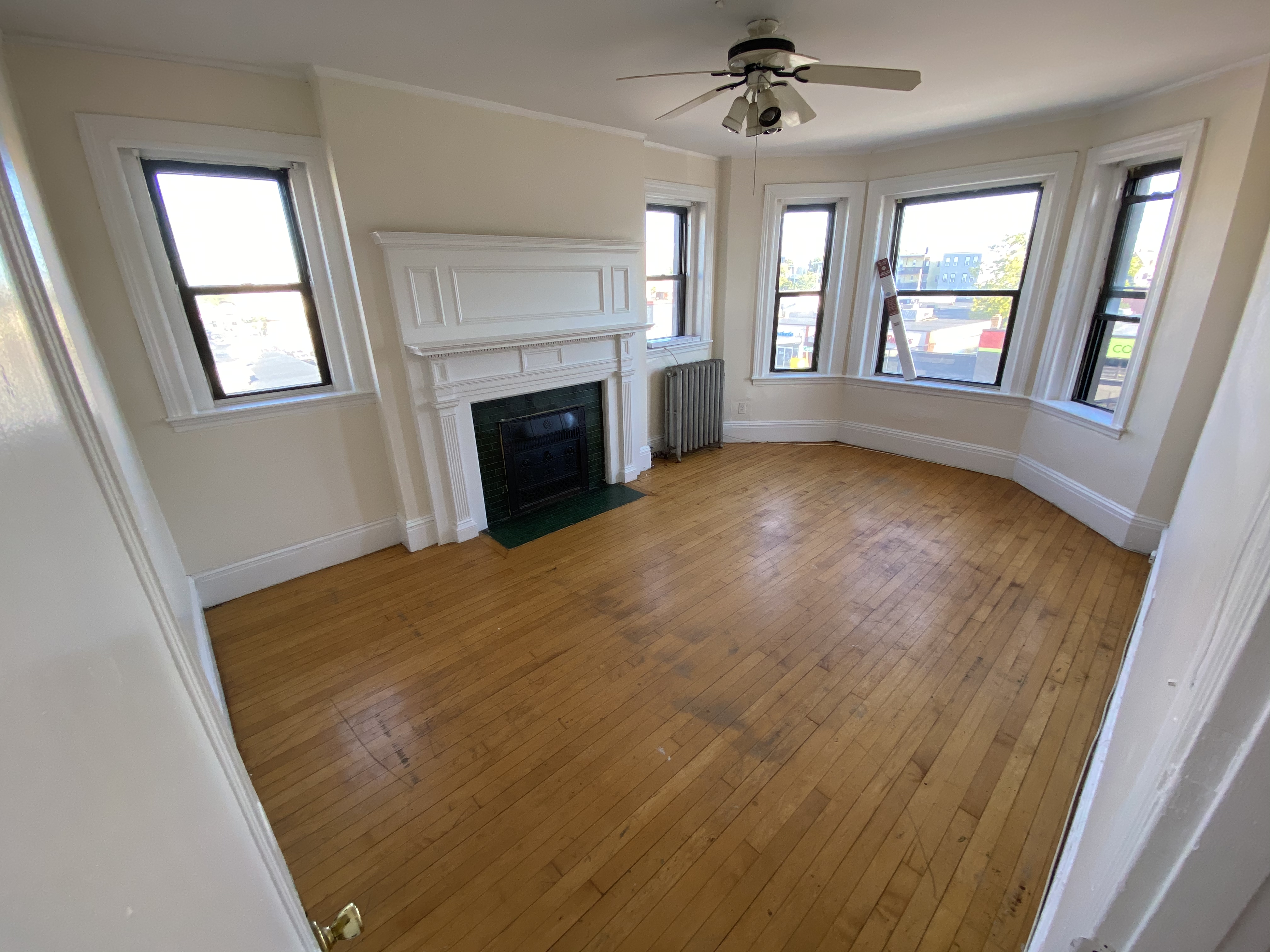 3 bed, 1 bath apartment for rent at 435 Cambridge St Unit 7, Allston — photo 3 of 13