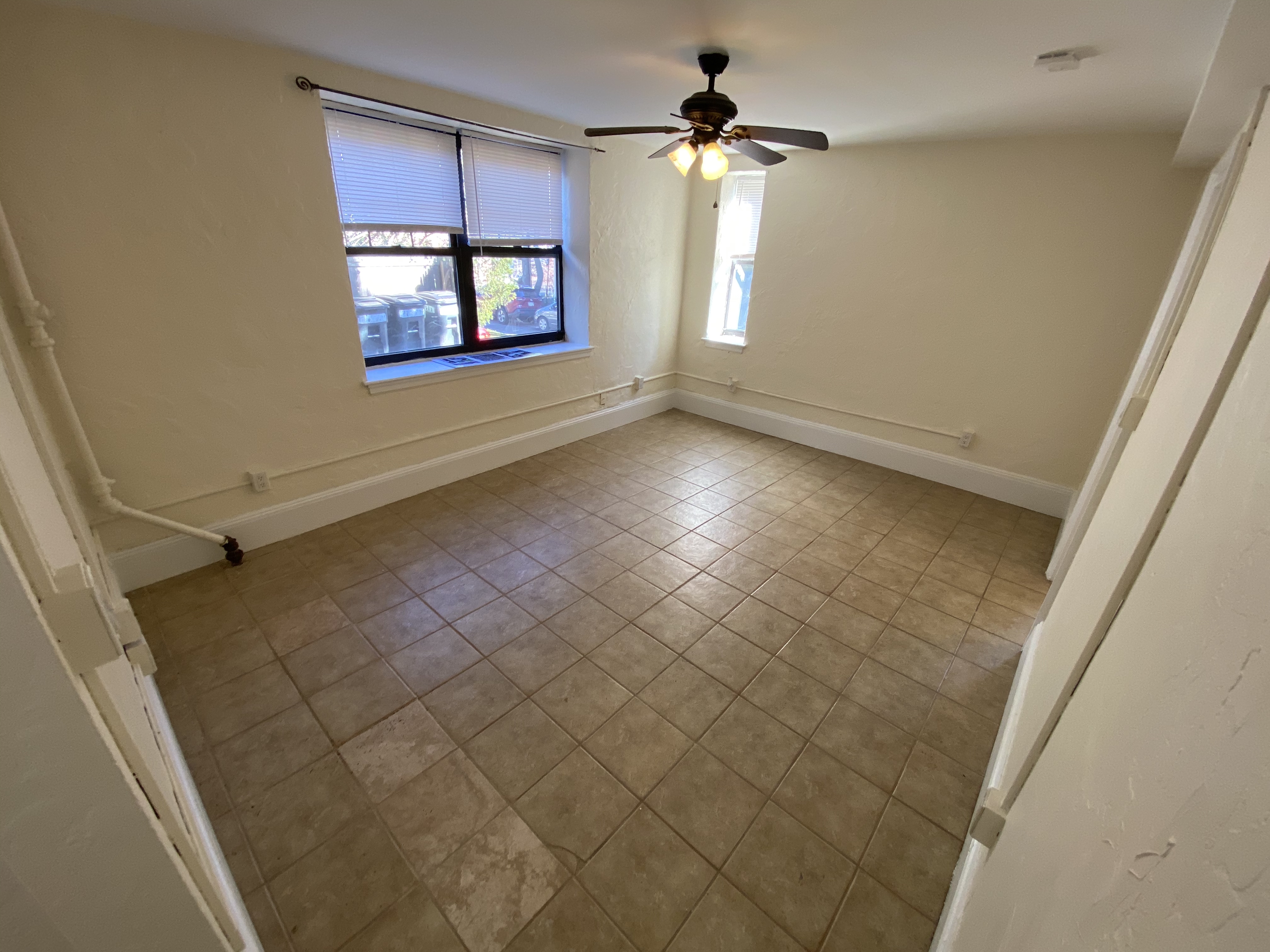1 bed, 1 bath apartment for rent at 2 Elmwood Ave Unit 1, Winchester Town Center — photo 3 of 9
