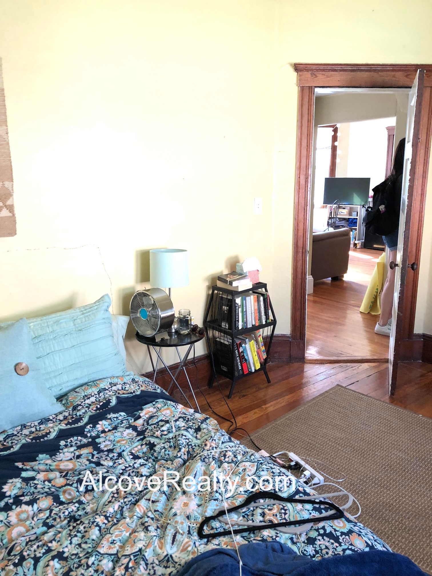 4 bed, 1 bath apartment for rent at 104 Adams St Unit 2, West Somerville — photo 3 of 9