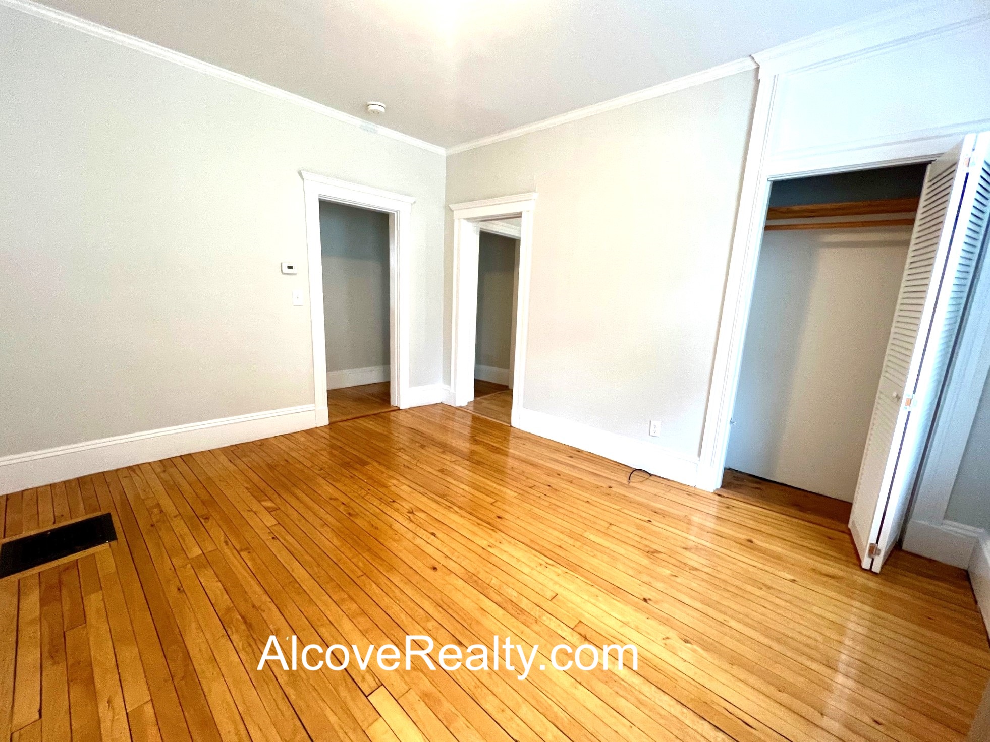 13 Farragut Ave, West Somerville