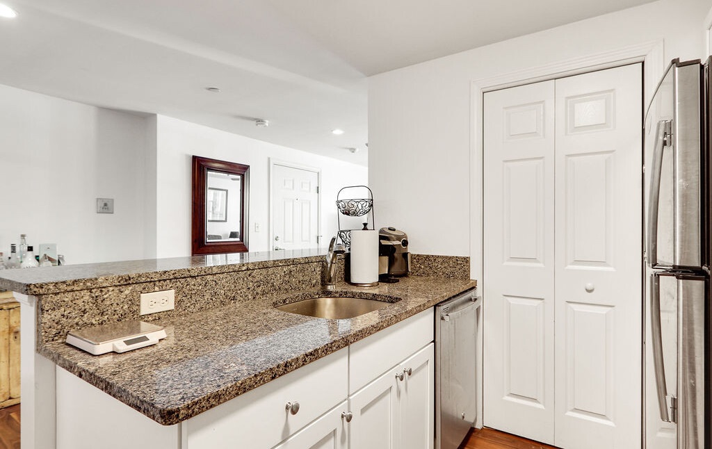 2 bed, 1 bath apartment for rent at 165 West 6th St Unit -A, South Boston — photo 4 of 8