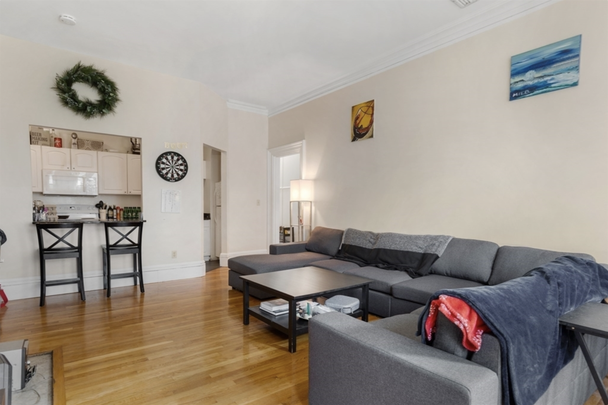 3 bed, 1 bath apartment for rent at 141 Newbury St Unit 40, Back Bay — photo 3 of 8