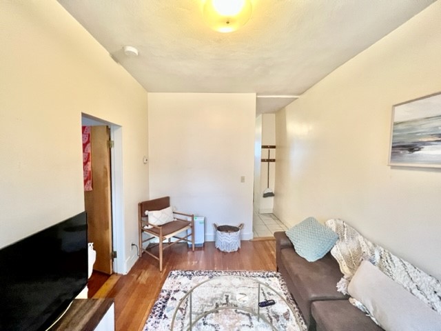 2 bed, 1 bath apartment for rent at 4 Baldwin Pl Unit 4, North End — photo 3 of 13