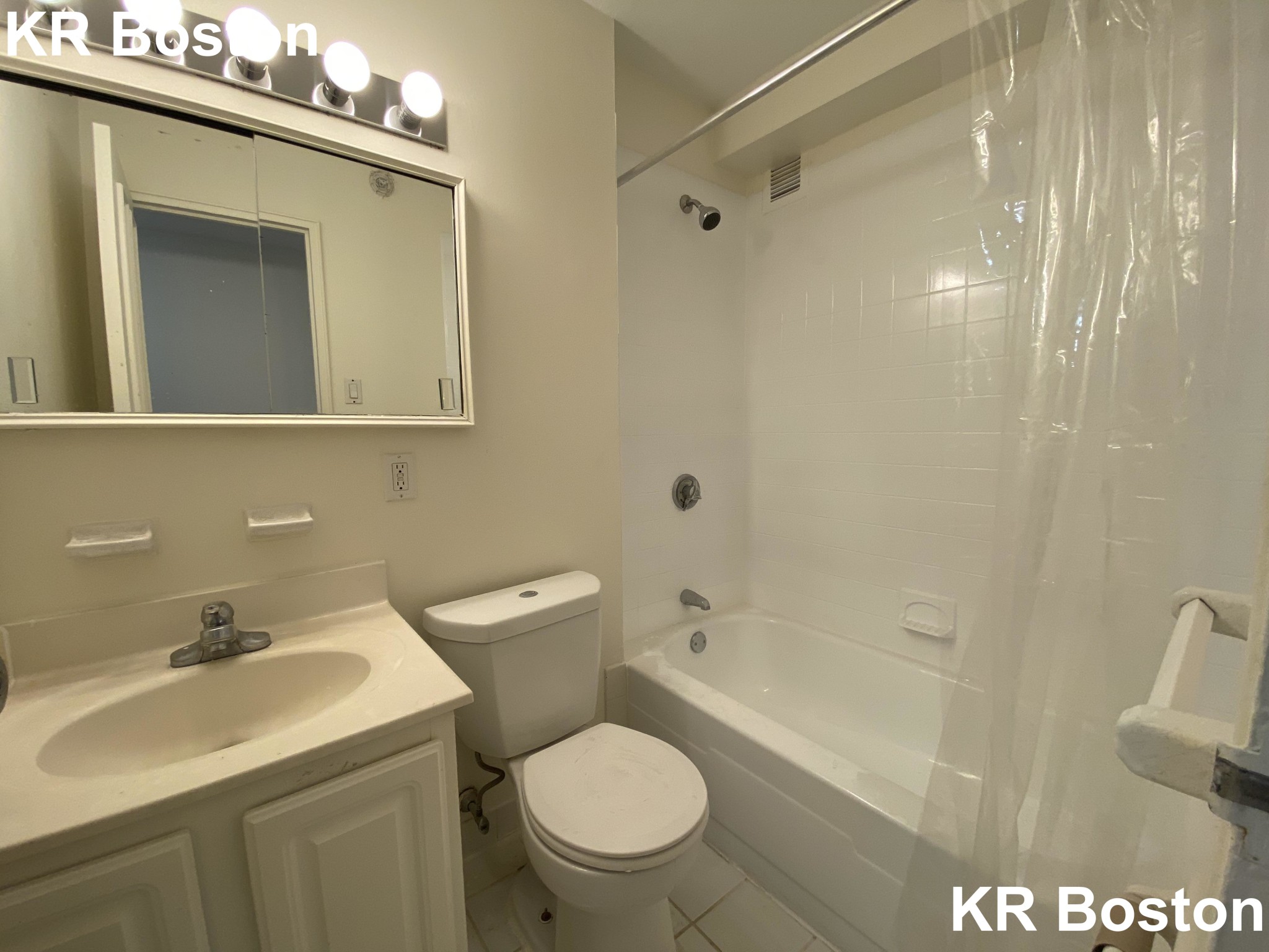 3 bed, 1.5 bath apartment for rent at 11 Manchester Unit 941, Coolidge Corner — photo 2 of 7