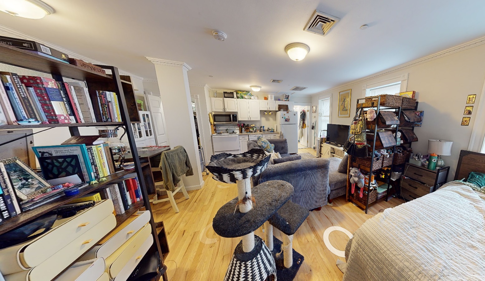 Studio bed, 1 bath apartment for rent at 8 Bishop Allen Dr Unit 3T, Central Square — photo 3 of 9