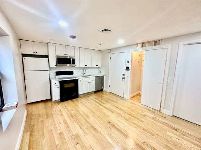 1 bed, 1 bath apartment for rent at 25 Fleet Unit 3, North End — photo 3 of 8