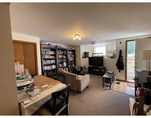 1 bed, 1 bath apartment for rent at 17 Central Ave Unit 0, Newton — photo 16 of 19