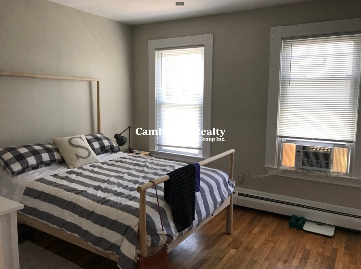 2.5 bed, 1 bath apartment for rent at 204 River St Unit 206, Cambridgeport — photo 4 of 10
