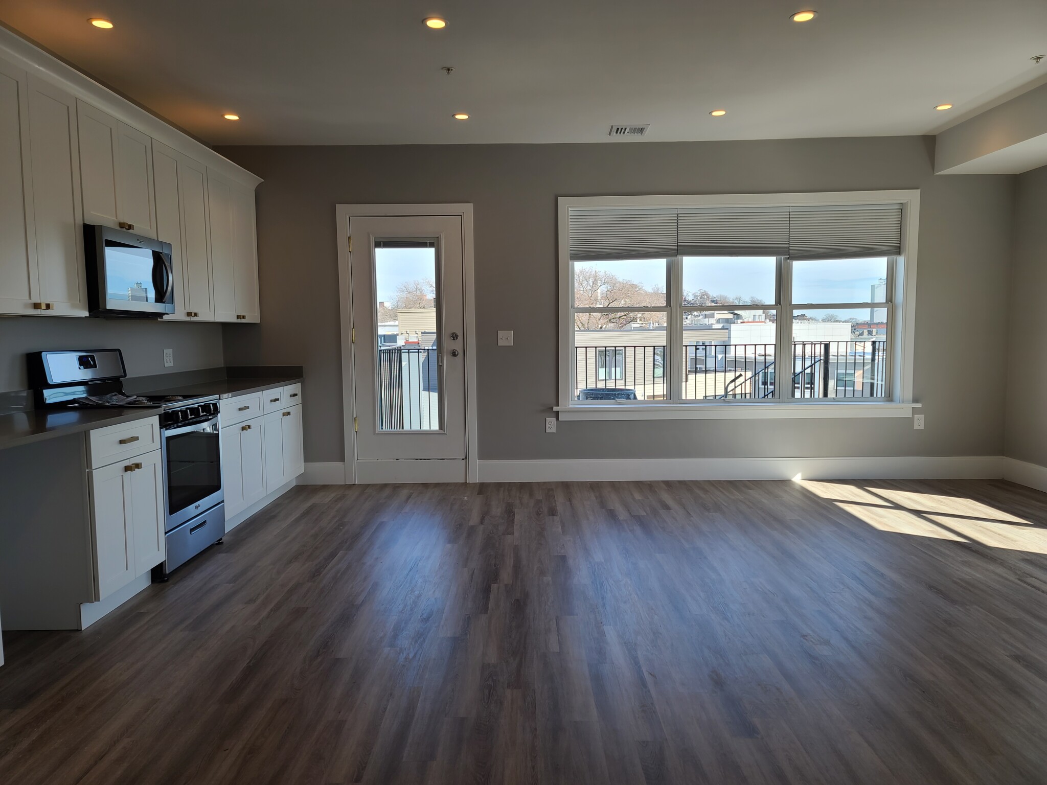 3 bed, 2 bath apartment for rent at 27 Vinton St Unit 3, South Boston — photo 3 of 33
