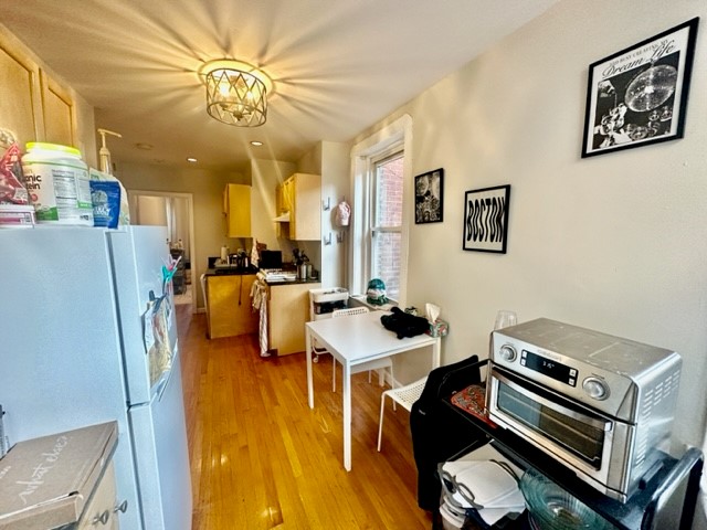 2 bed, 1 bath apartment for rent at 70 Joy Unit 8F, Beacon Hill — photo 3 of 13