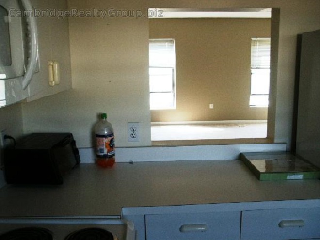 2 bed, 1.5 bath apartment for rent at 65 Riverside Ave Unit 11, Glenwood — photo 3 of 14