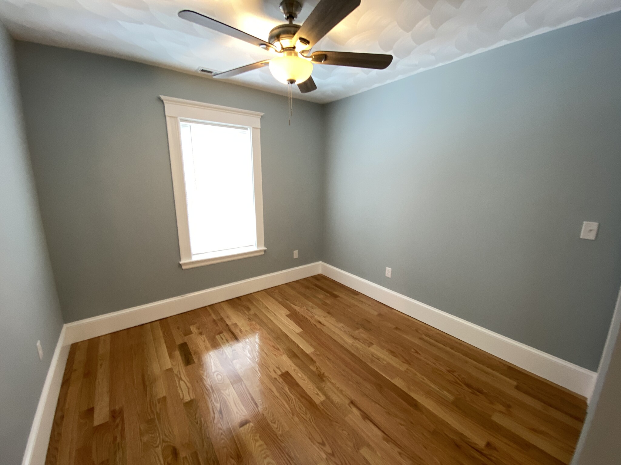 4 bed, 2 bath apartment for rent at 8 Spencer Unit 2, Porter Square — photo 4 of 7