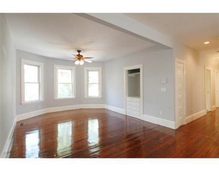6 bed, 2 bath apartment for rent at 19 Park Hill Ave Unit 3, Mission Hill — photo 6 of 14