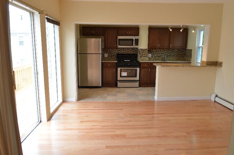 3 bed, 1.5 bath apartment for rent at 497 Poplar St Unit 2R, Roslindale — photo 3 of 6