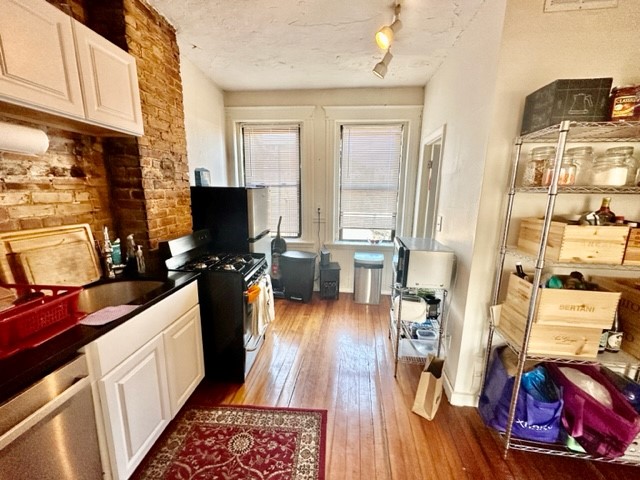 2 bed, 1 bath apartment for rent at 11 Charter St Unit 5, North End — photo 3 of 14