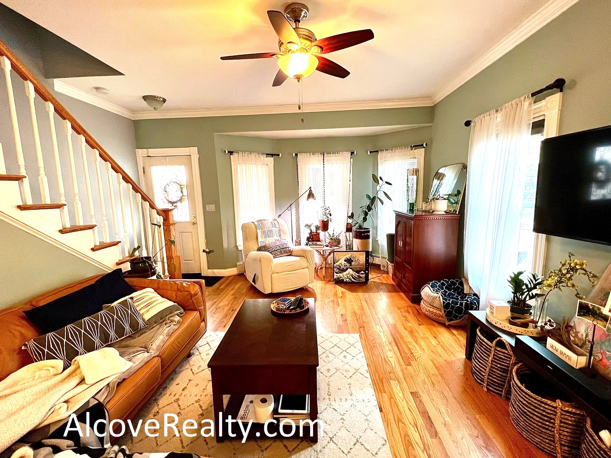 2 bed, 1.5 bath apartment for rent at 12 Fisk Ave Unit 1, Magoun Square — photo 3 of 12