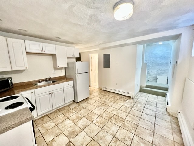 Studio bed, 1 bath apartment for rent at 7 Tileston Unit B, North End — photo 3 of 9