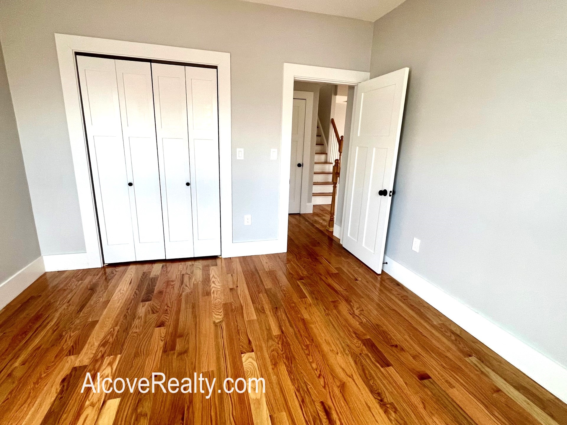 6 bed, 2 bath apartment for rent at 42 George St Unit 1, South Medford — photo 3 of 12