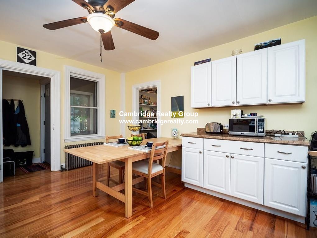 2 bed, 1 bath apartment for rent at 11 Eliot St Unit 1, Spring Hill — photo 3 of 14
