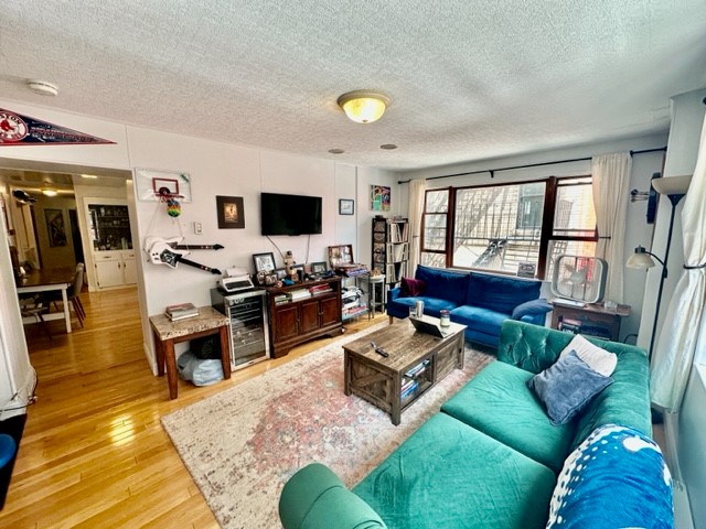 3 bed, 1.5 bath apartment for rent at 1 Noyes Pl Unit 5, North End — photo 3 of 27
