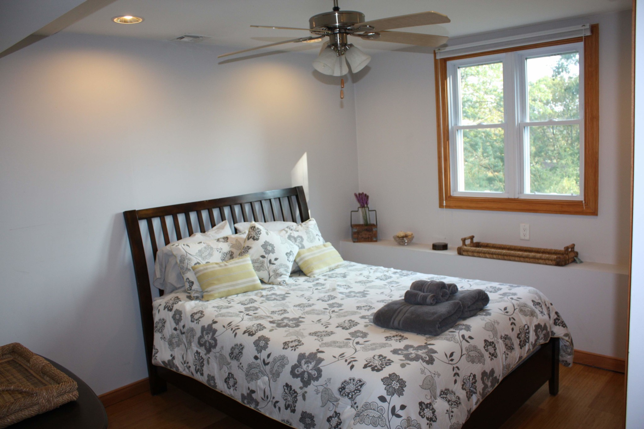 2 bed, 1 bath apartment for rent at 80 York Ter Unit 1, Coolidge Corner — photo 3 of 6