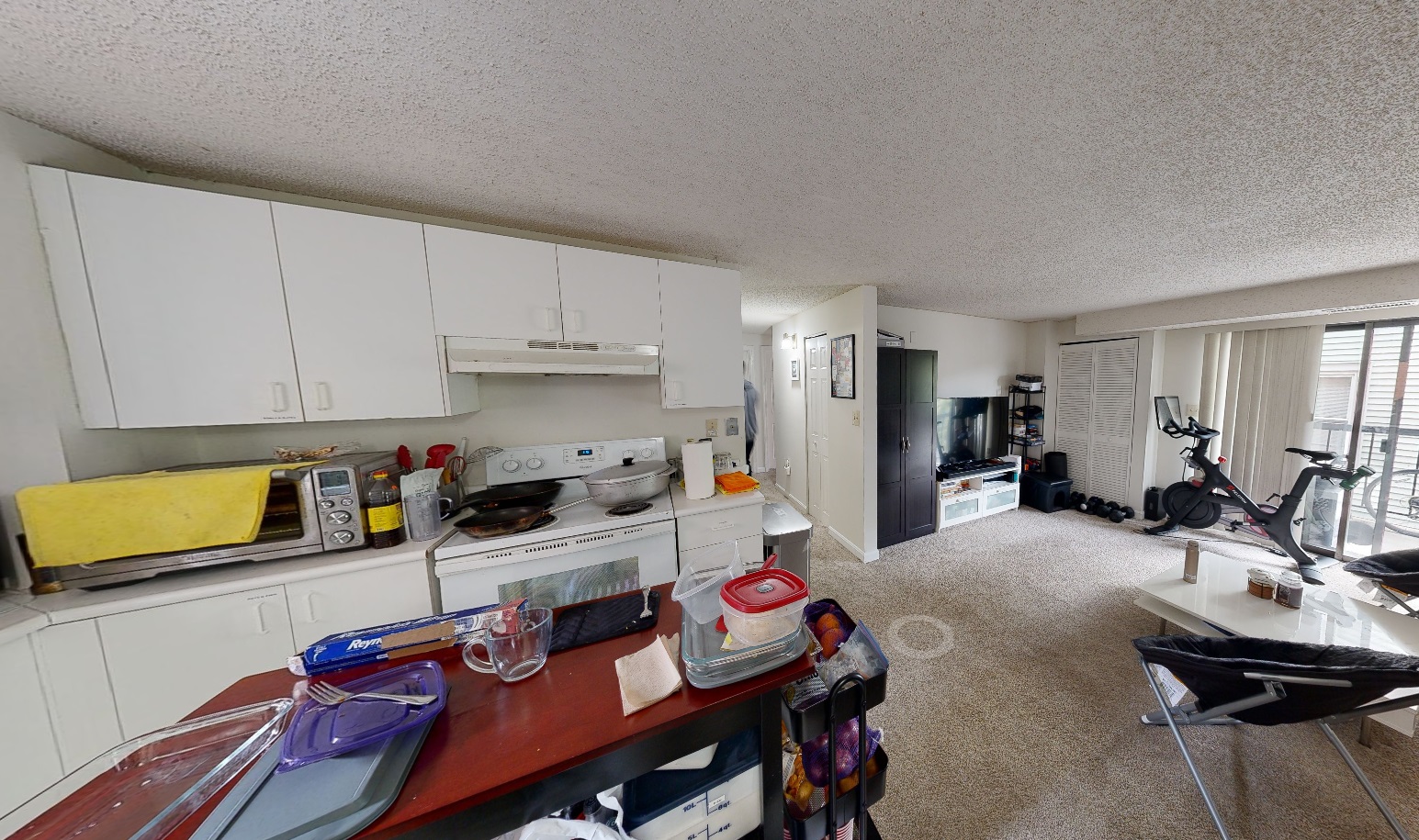 3 bed, 2 bath apartment for rent at 16 Elmer St Unit 301T, Riverside — photo 3 of 9