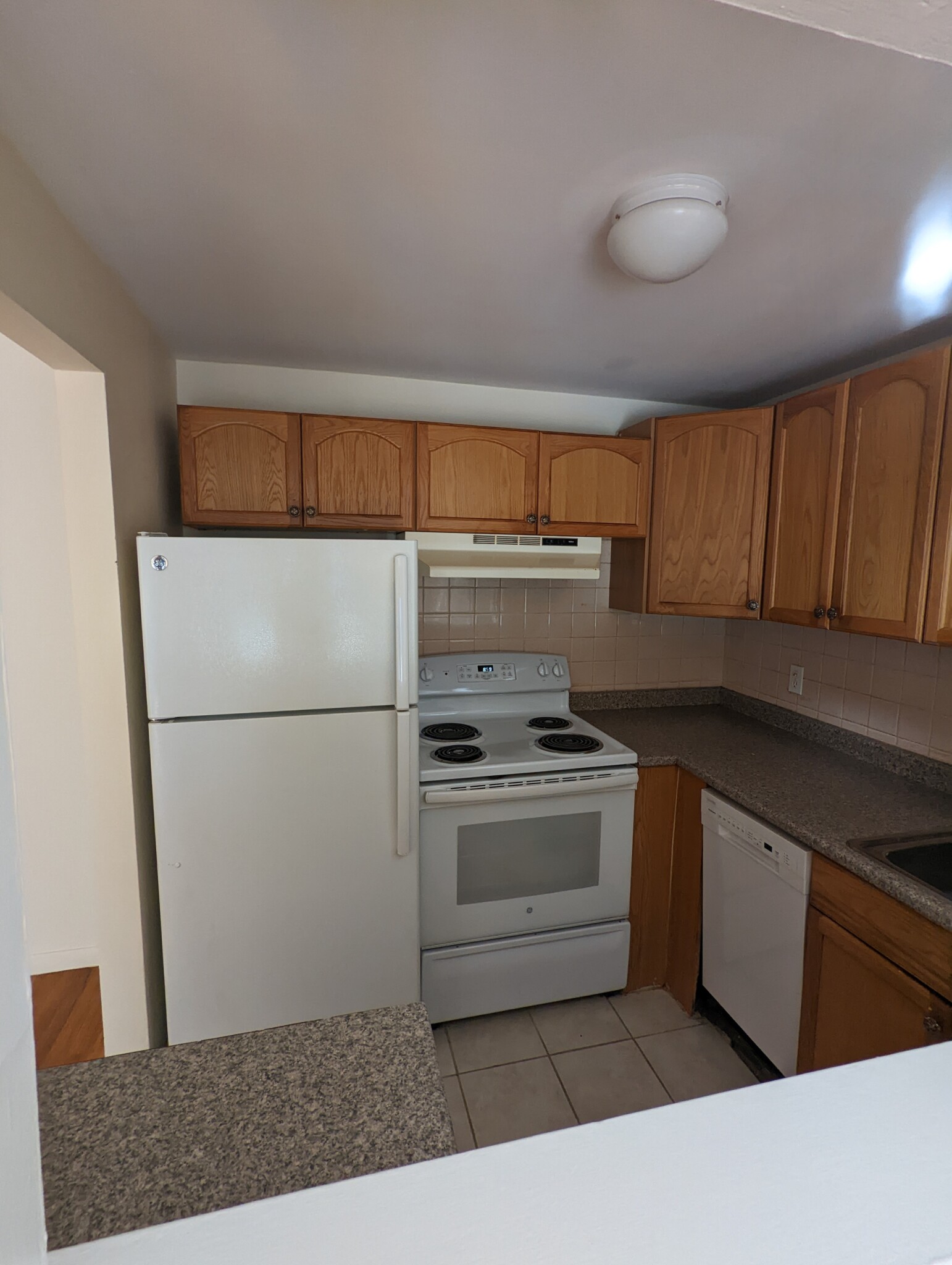 2 bed, 1 bath apartment for rent at 200 Central St Unit 7, Stoneham — photo 6 of 8