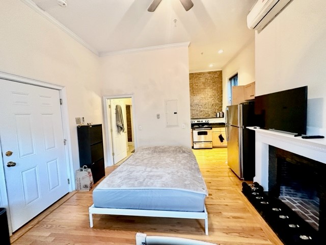 Studio bed, 1 bath apartment for rent at 435 Beacon St Unit 3, Back Bay — photo 3 of 12