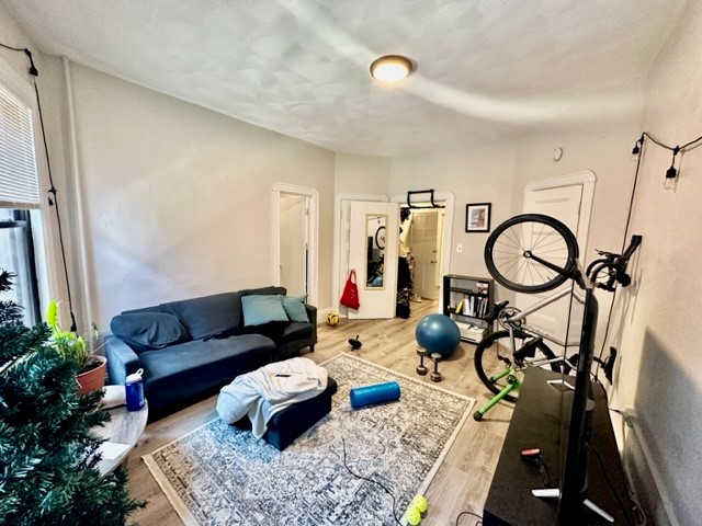 2 bed, 1 bath apartment for rent at 2612 Charter Unit 2, North End — photo 3 of 17