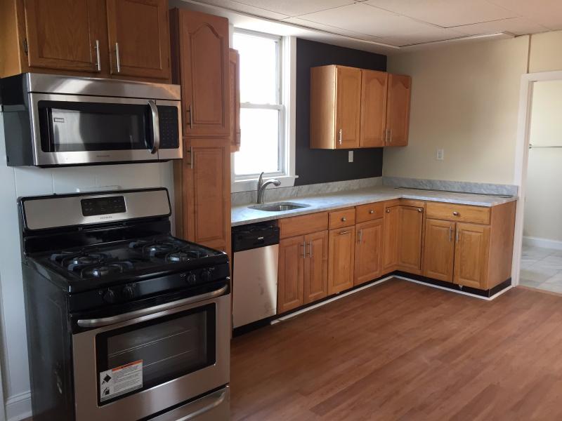 3 bed, 1 bath apartment for rent at 297 Maverick St Unit 2, East Boston — photo 3 of 6