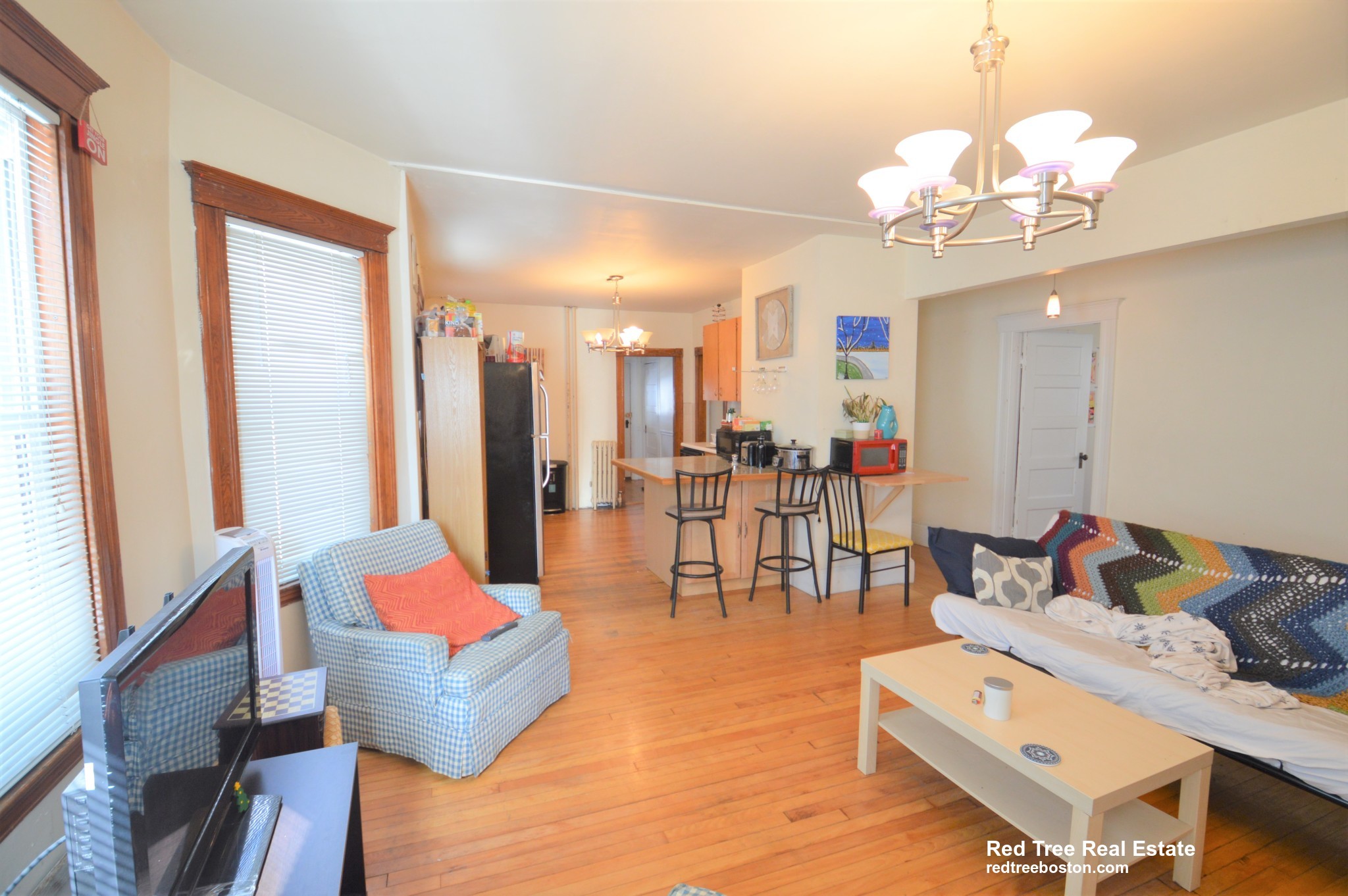 331 Faneuil St, Oak Square