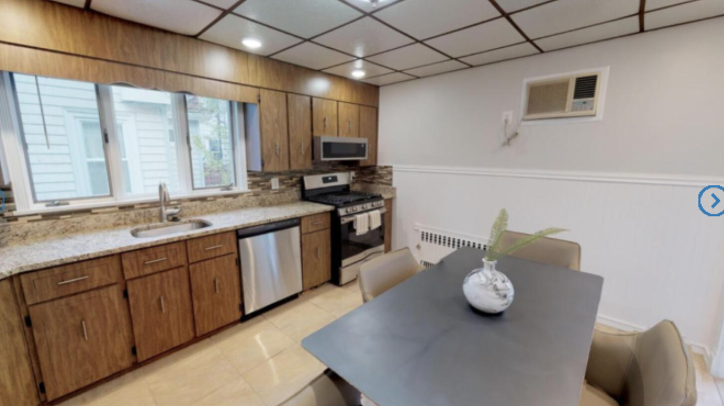 3 bed, 1 bath apartment for rent at 15 Jaques Unit 2, Winter Hill — photo 3 of 6
