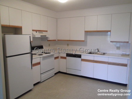 2 bed, 1 bath apartment for rent at 145 Lexington Unit 37, Auburndale — photo 2 of 6