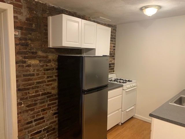 Studio bed, 1 bath apartment for rent at 40 Clark St Unit B, North End — photo 4 of 12