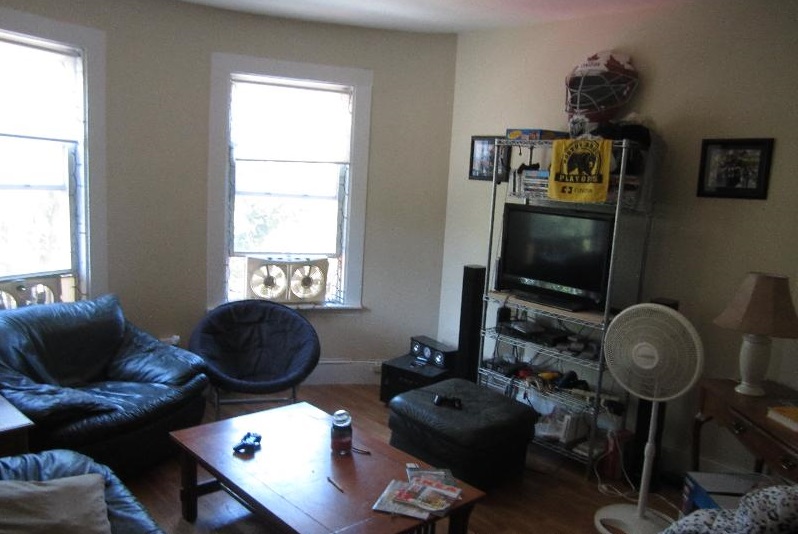 3 bed, 1 bath apartment for rent at 861 East 1st St Unit 3, South Boston — photo 3 of 10