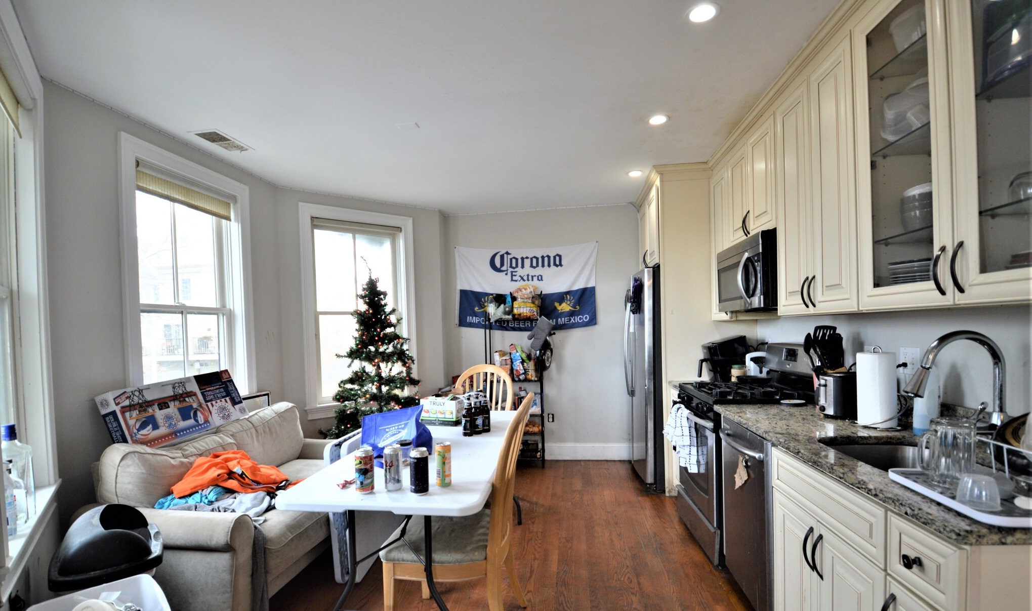 6 bed, 2 bath apartment for rent at 4 Judge St Unit 2, Mission Hill — photo 5 of 16