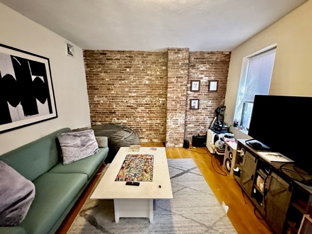 2 bed, 1 bath apartment for rent at 346 North St Unit 2, North End — photo 3 of 15