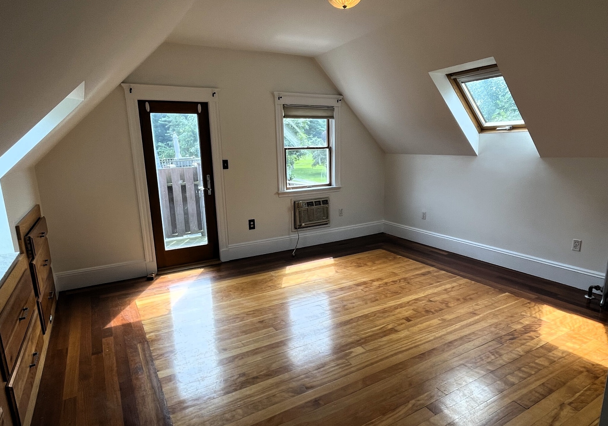 3 bed, 2 bath apartment for rent at 346-348 Belmont St Unit 2T, Watertown — photo 3 of 9