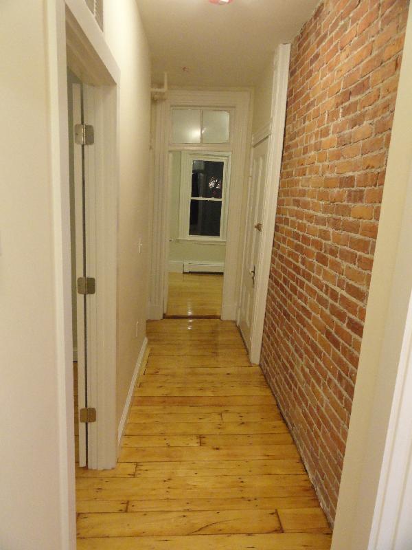 5 bed, 2 bath apartment for rent at 17 Tremont St Unit 5, Kendall Square — photo 3 of 10