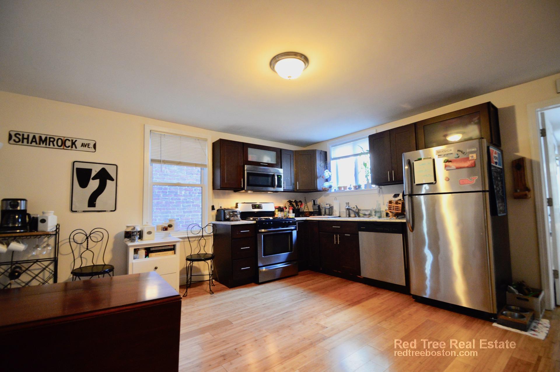 3 bed, 1 bath apartment for rent at 15 Havre St Unit 2, East Boston — photo 3 of 6