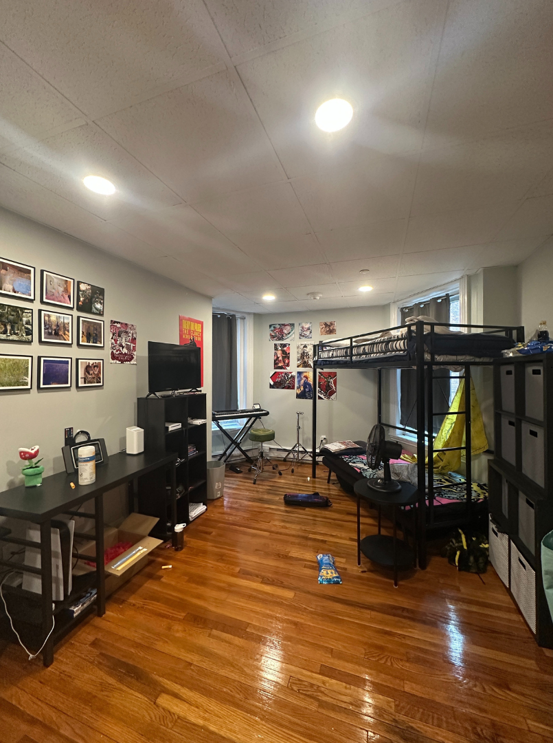 302 Newbury St, Back Bay