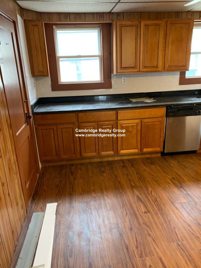 4 bed, 2 bath apartment for rent at 11 Eliot St Unit 2, Spring Hill — photo 3 of 18