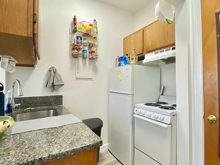 1 bed, 1 bath apartment for rent at 47 Hemenway St Unit 47-6, Fenway — photo 3 of 3
