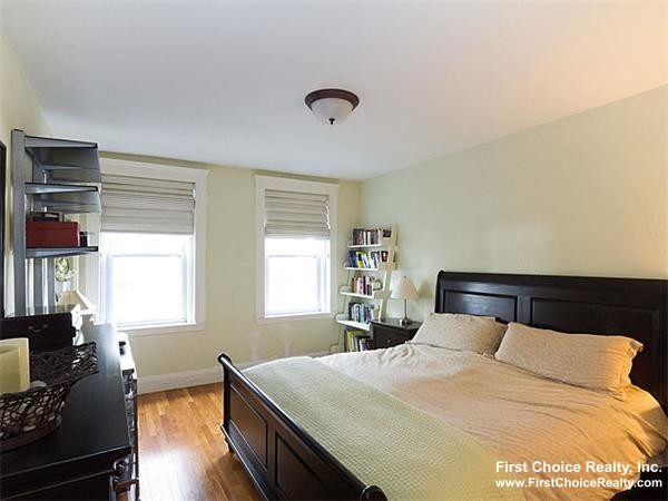 3 bed, 1 bath apartment for rent at 30 Summit Ave Unit 1, Coolidge Corner — photo 3 of 6