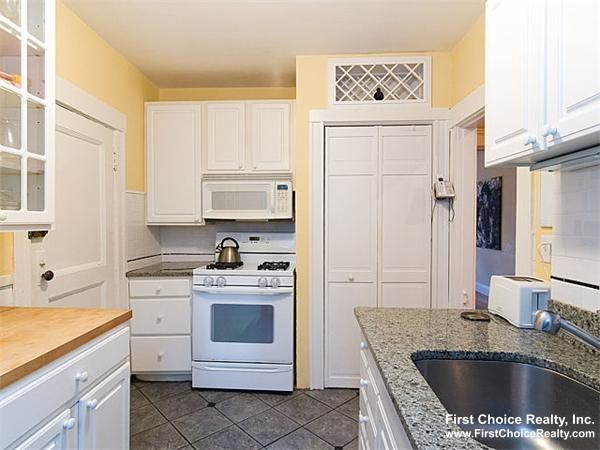 3 bed, 1 bath apartment for rent at 30 Summit Ave Unit 1, Coolidge Corner — photo 4 of 6
