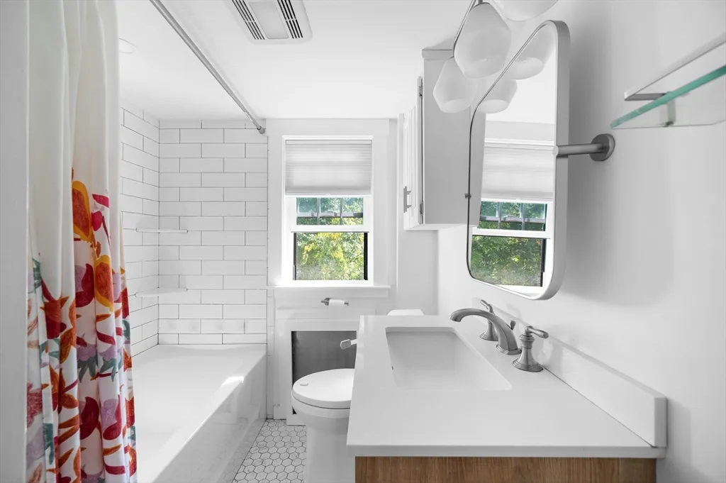 30 Whitney St, Milford