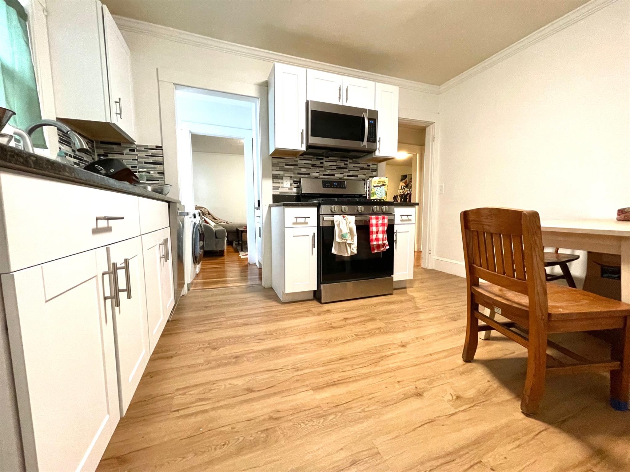 3 bed, 1 bath apartment for rent at 8 Endicott Ave Unit 8, Teele Square — photo 1 of 11