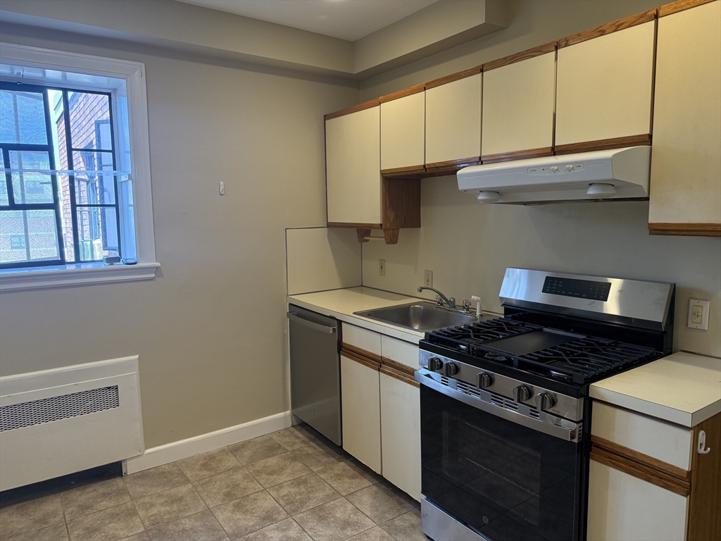 102 Sewall Ave, Coolidge Corner