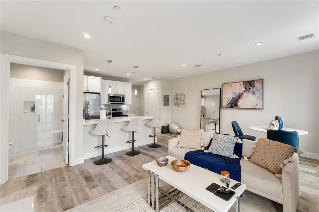 1457 Tremont St, Mission Hill