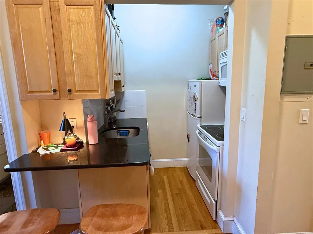 97 West Cedar St, Beacon Hill